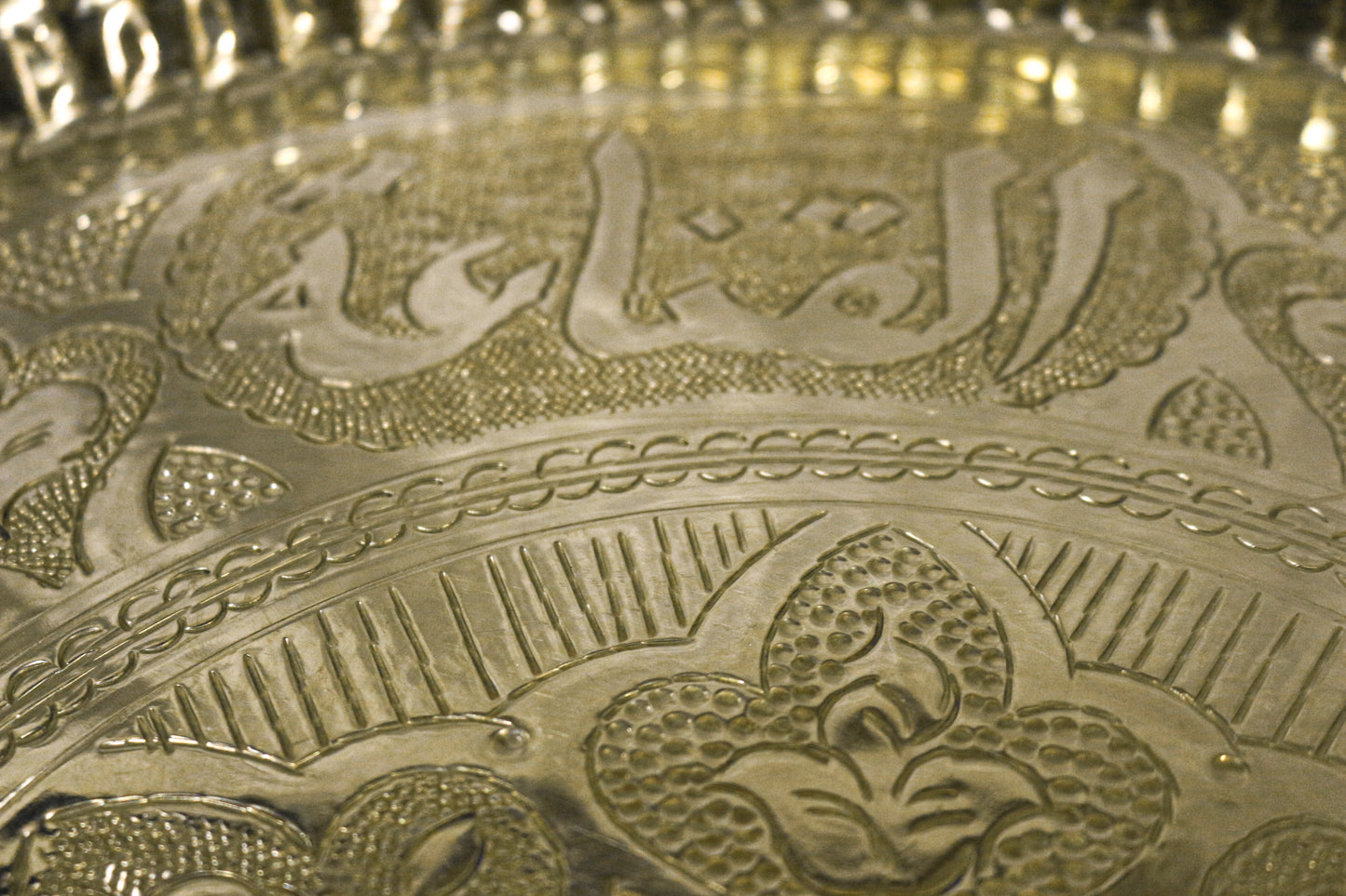 Orientalisch Beistelltisch,Tischgestell aus massivem Holz mit Tablett aus Messing, Teetisch Damaskunst HM 521
