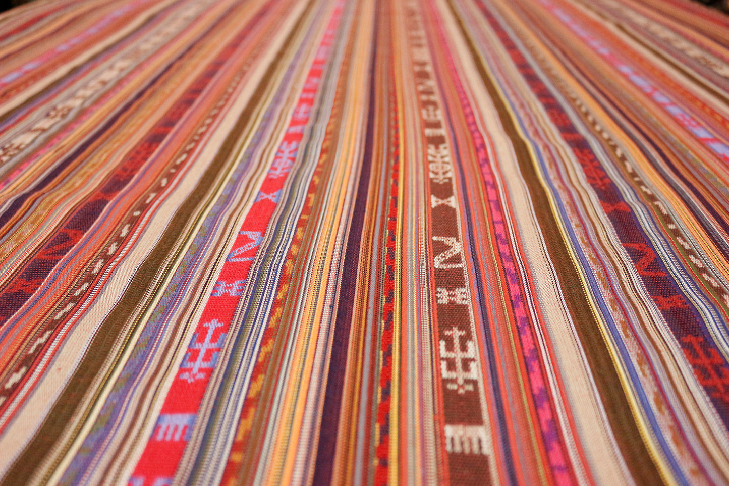 Farbenfrohe Tischdecken aus Baumwollemischung, Damesco Stoffe, Damaskunst TS 003